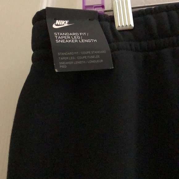 NWT Nike Sweatpants/Joggers with cargo pockets - Picture 6 of 7